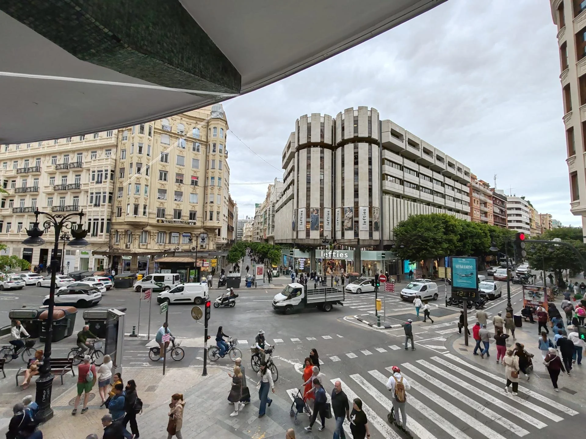 Bright Ruzafa commercial unit, 82 m²