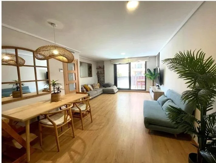 Piso reformado en La Patacona, 156 m²