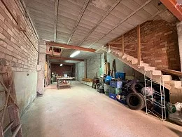 Reform-needed Riola house, 223 m²