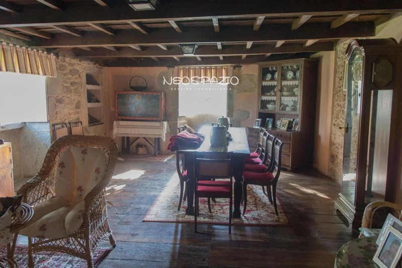 Casa gallega de piedra, finca rural de 5 dormitorios