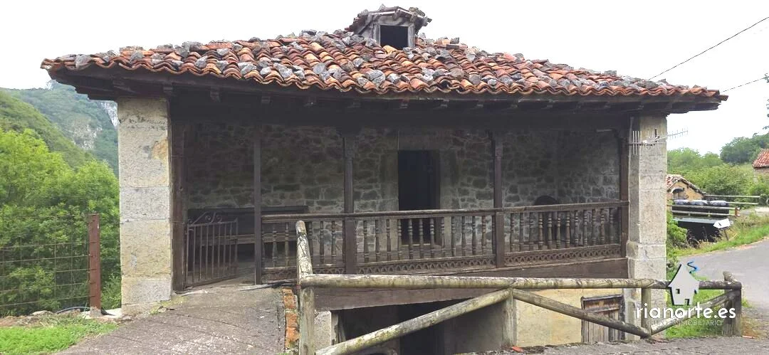 Asturian renovation house with 14,000 m²