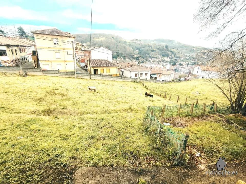 Urban Langreo plot with chalet potential
