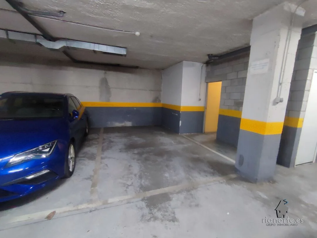 Large-car garage in Nuevo Langreo