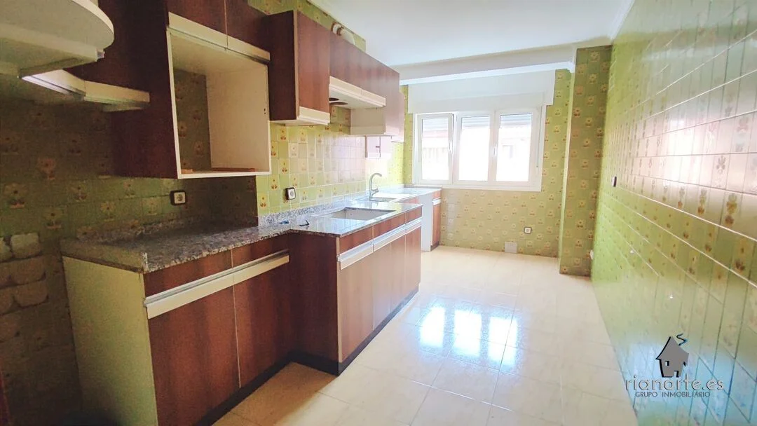 Central La Felguera flat, 3 bedrooms
