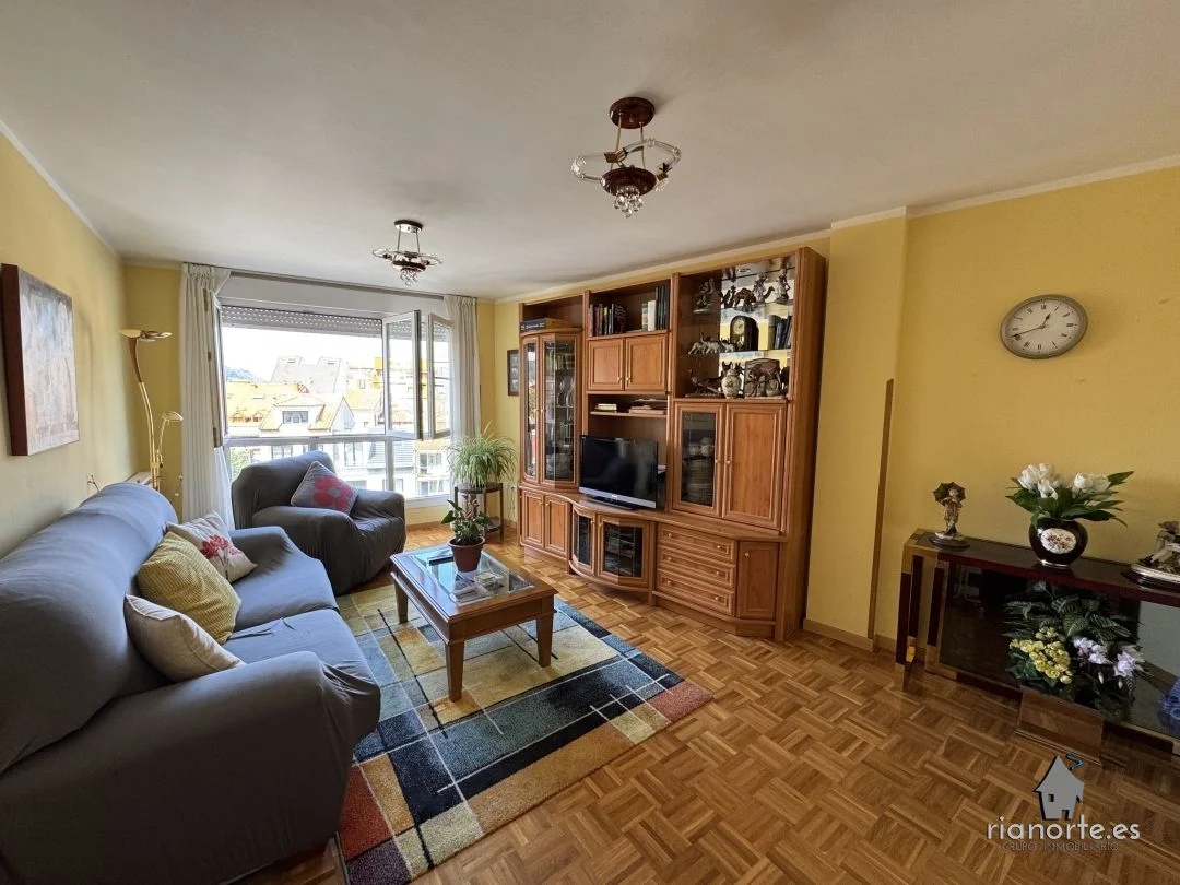 Central Ribadesella flat, three bedrooms