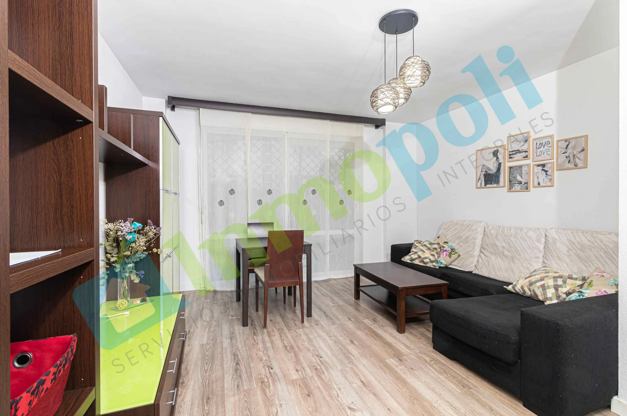 Three-bedroom flat with garage in Ciudad Jardín