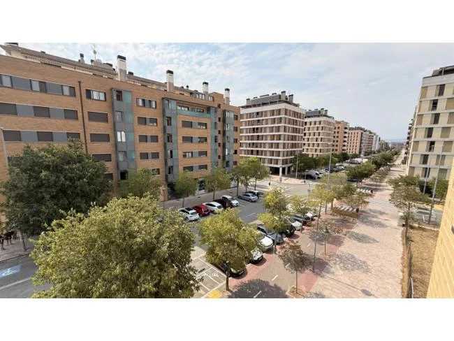 Three-bedroom flat with dual parking