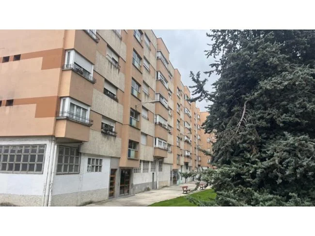 Fifth-floor flat with park views