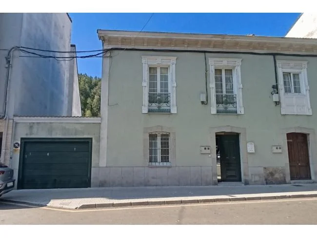 Six-bedroom townhouse near Cudillero port
