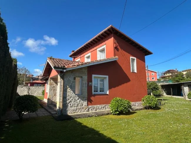 Coastal chalet in Celorio, 4 bedrooms
