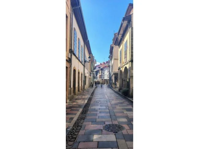 Local comercial céntrico en Avilés, 133 m²