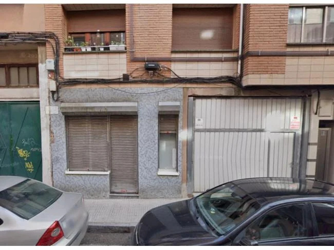 Local comercial en planta baja, 65 m²