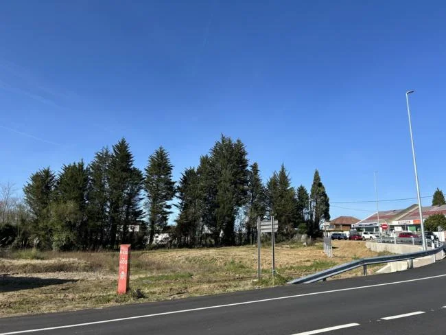 Industrial land in Colloto, 4,400 m²