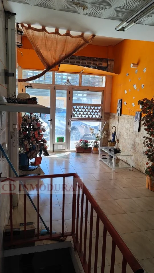 Alicante commercial duplex with patio