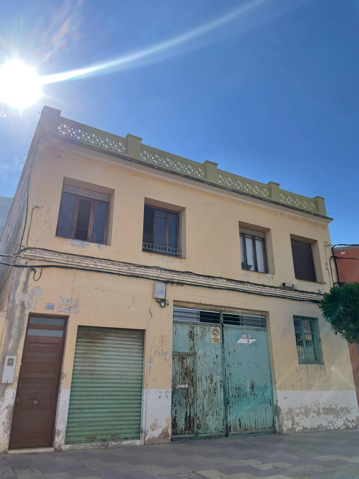 Large industrial warehouse in Raval