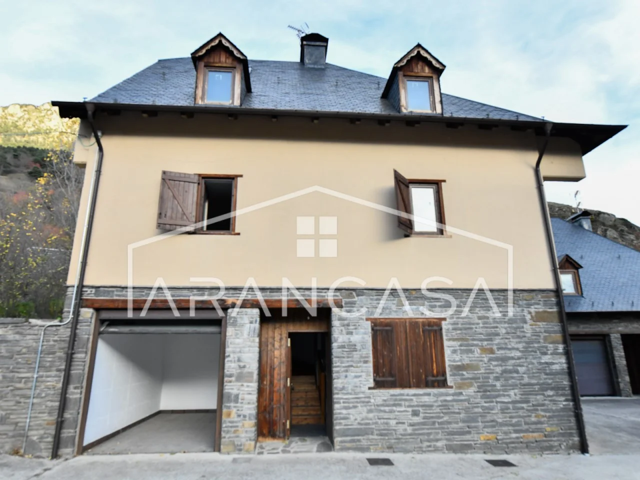 Casa en Arres con cuatro dormitorios