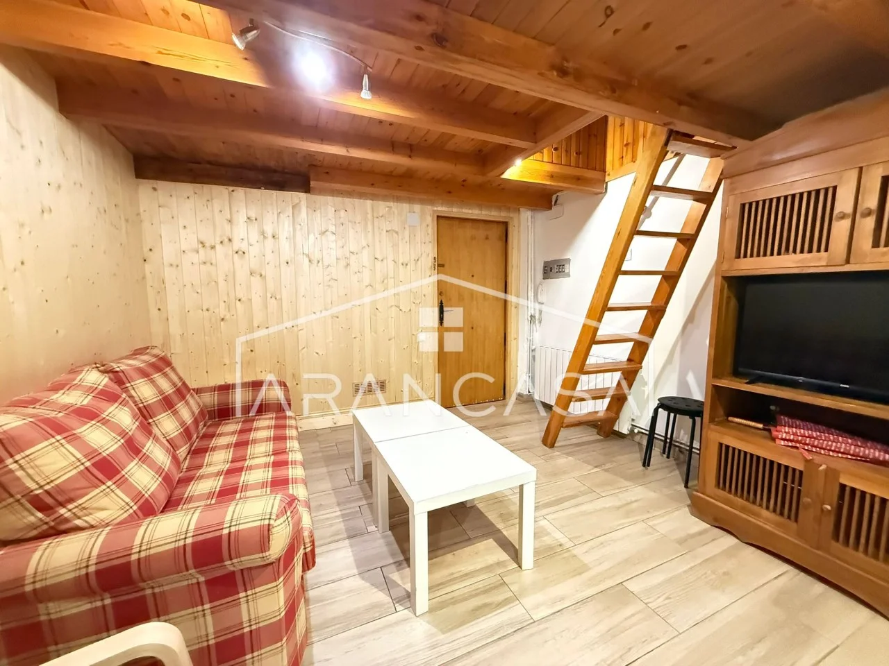 Two-bedroom Vielha apartment with amenities