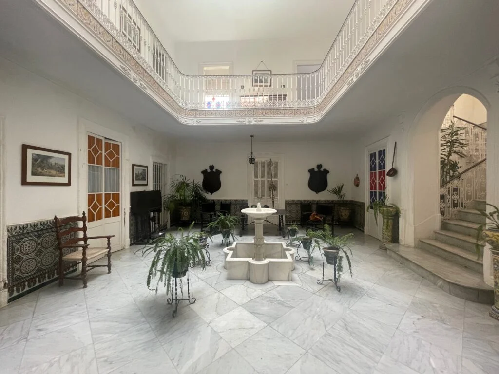 Historic Tarifa house with grand patio