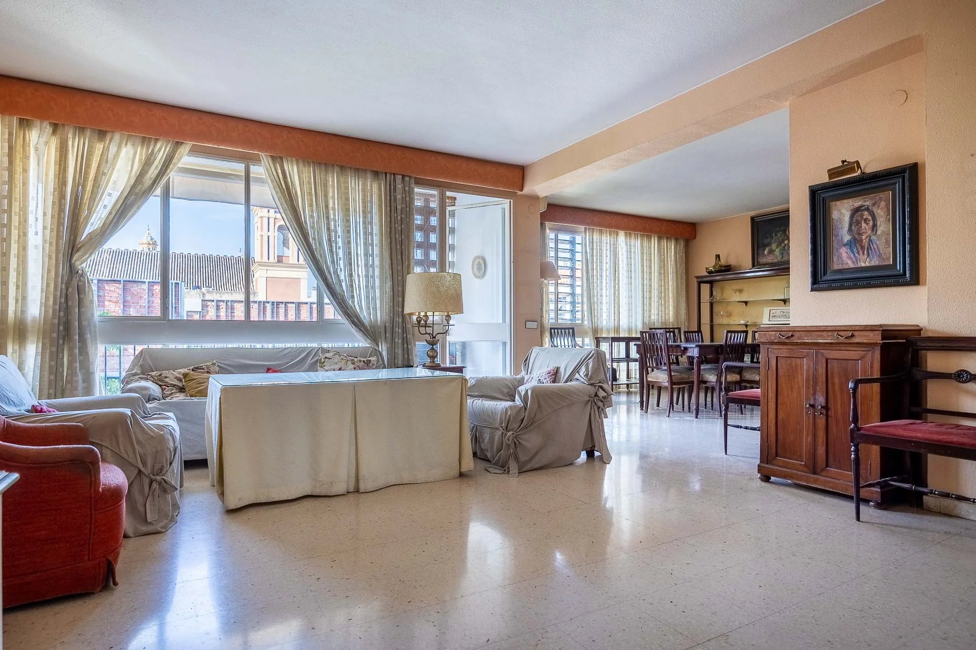Historic-centre flat with four bedrooms
