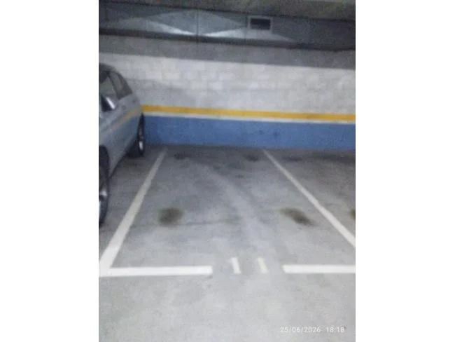 Concession garage in La Florida, car-sized