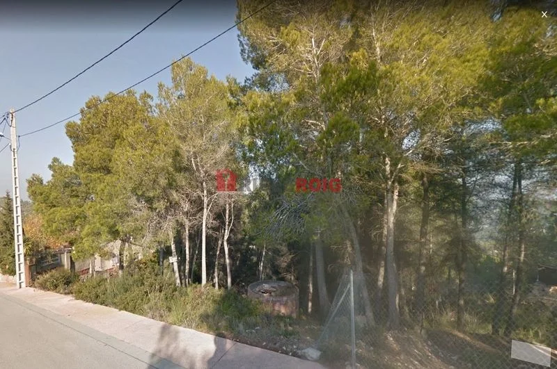 Large two-street plot in Mas Mestre