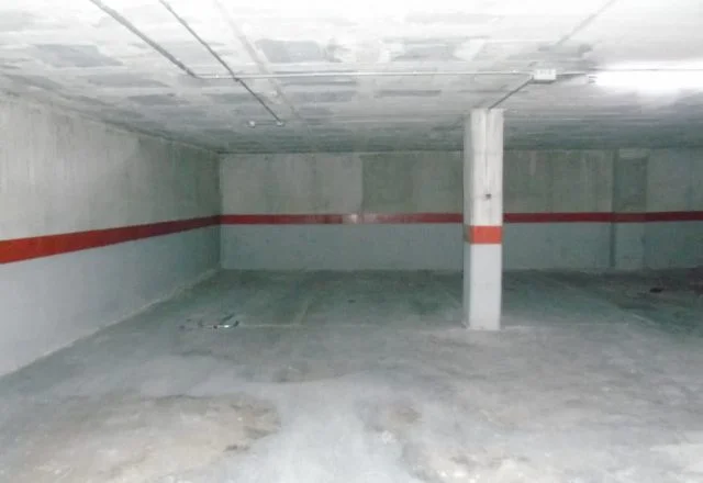 Covered parking space in Vic