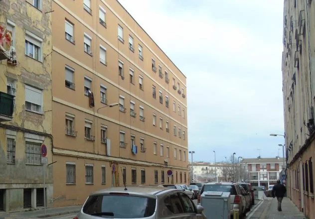 Occupied ground-floor flat, 3 bedrooms