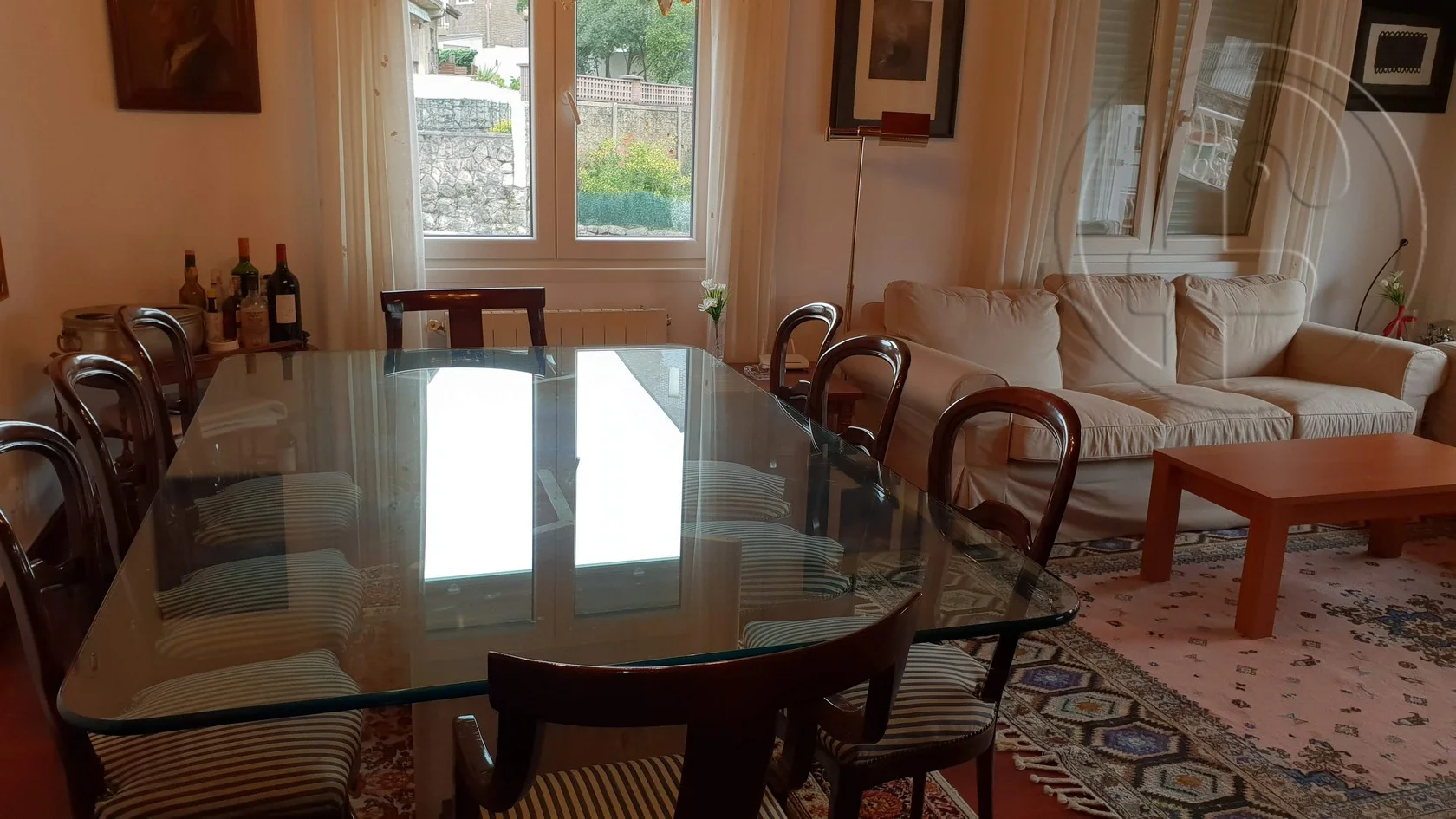 Four-bedroom flat with private garage