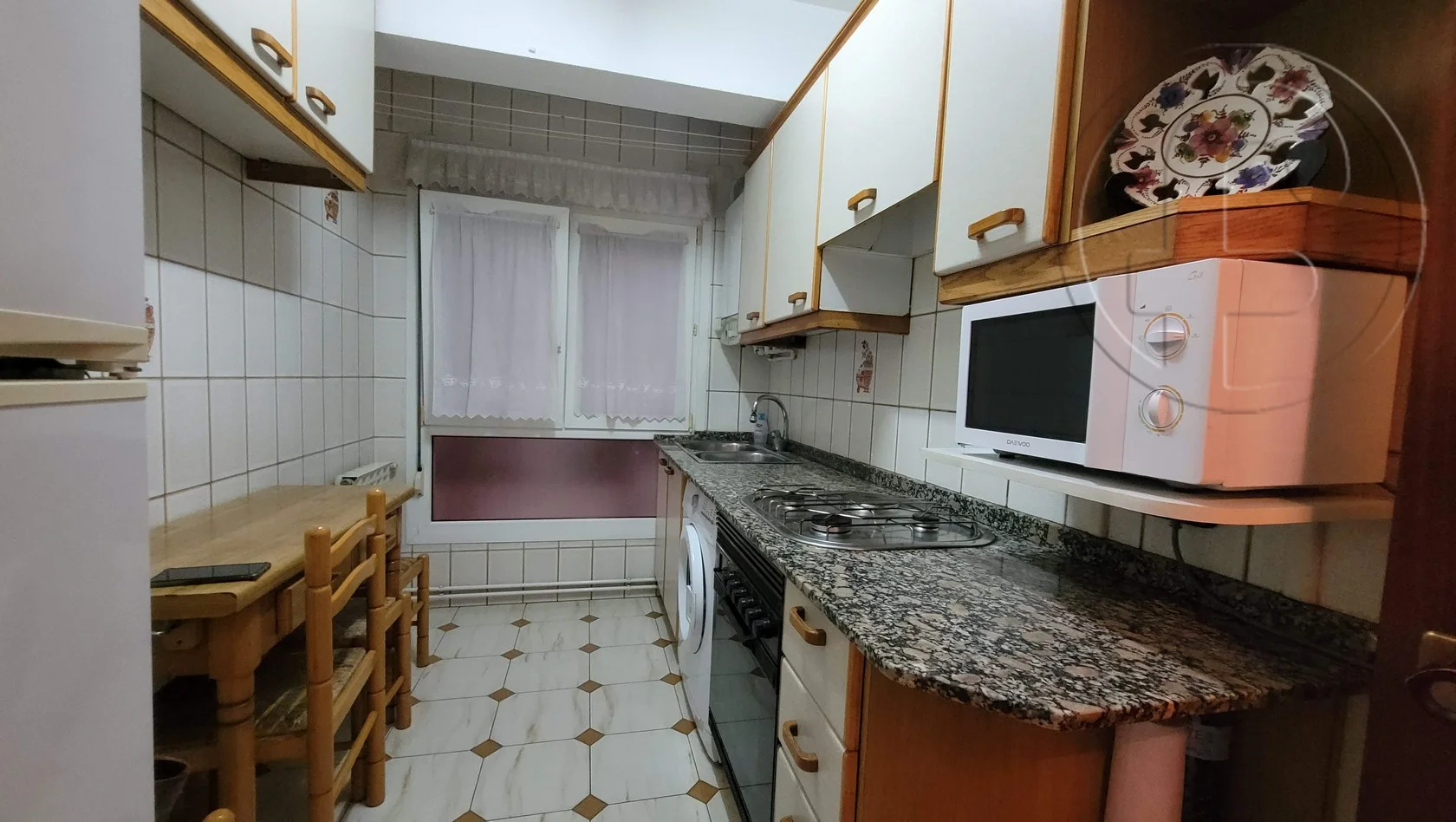 Bright two-bedroom flat near public lift