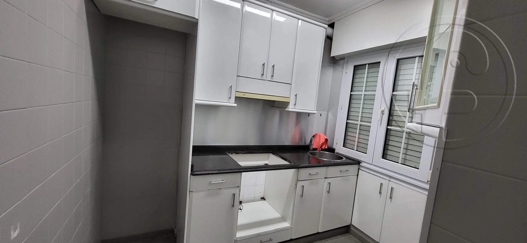 Fifth-floor flat in San Fernando