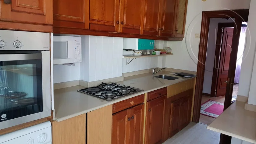 South-facing furnished flat, 3 bedrooms