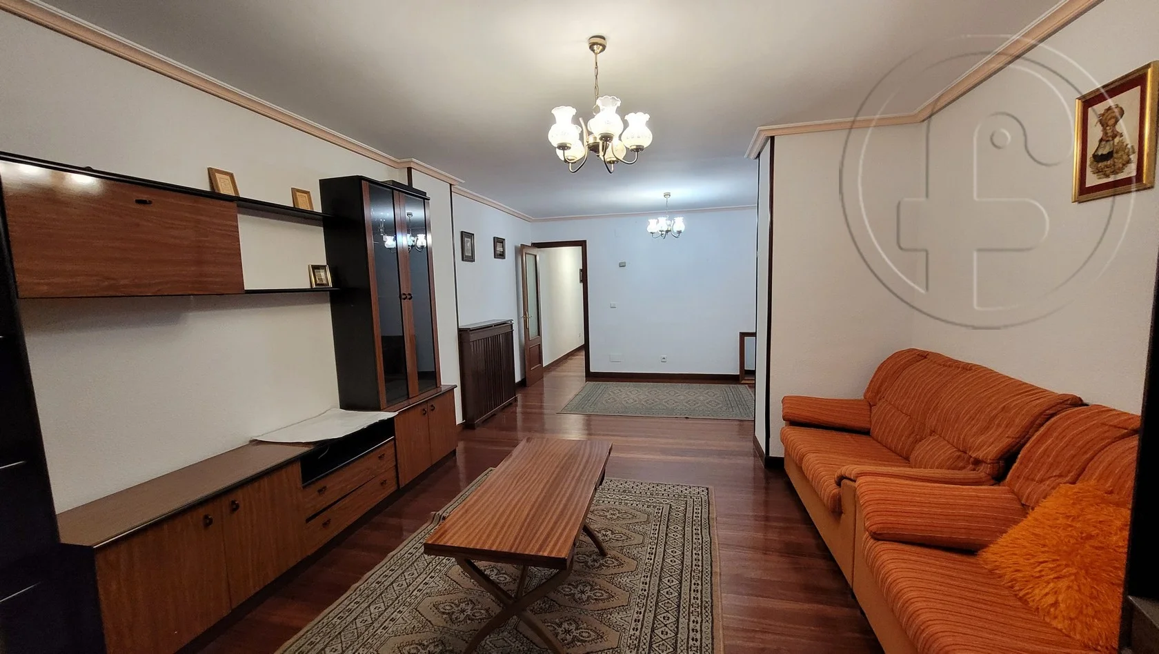 Three-bedroom flat with garage and storage