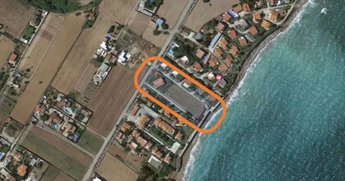 Parcela frente al mar con chalet en Benicarló