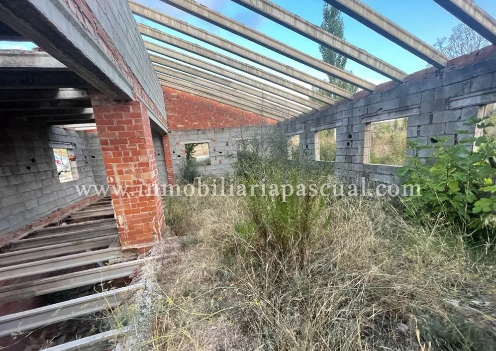 Casa de campo con 11.000 m² de terreno