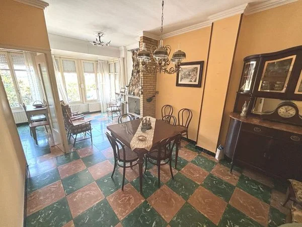 271 m² independent house with terrace