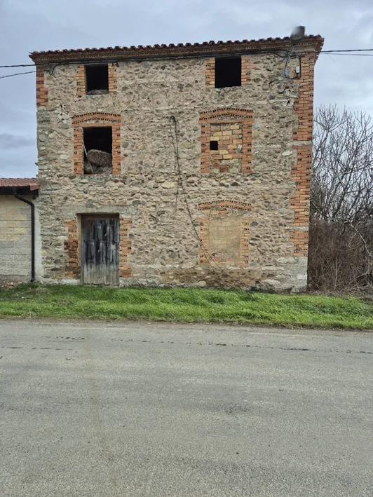 Pajar para reformar con terreno de 280 m²