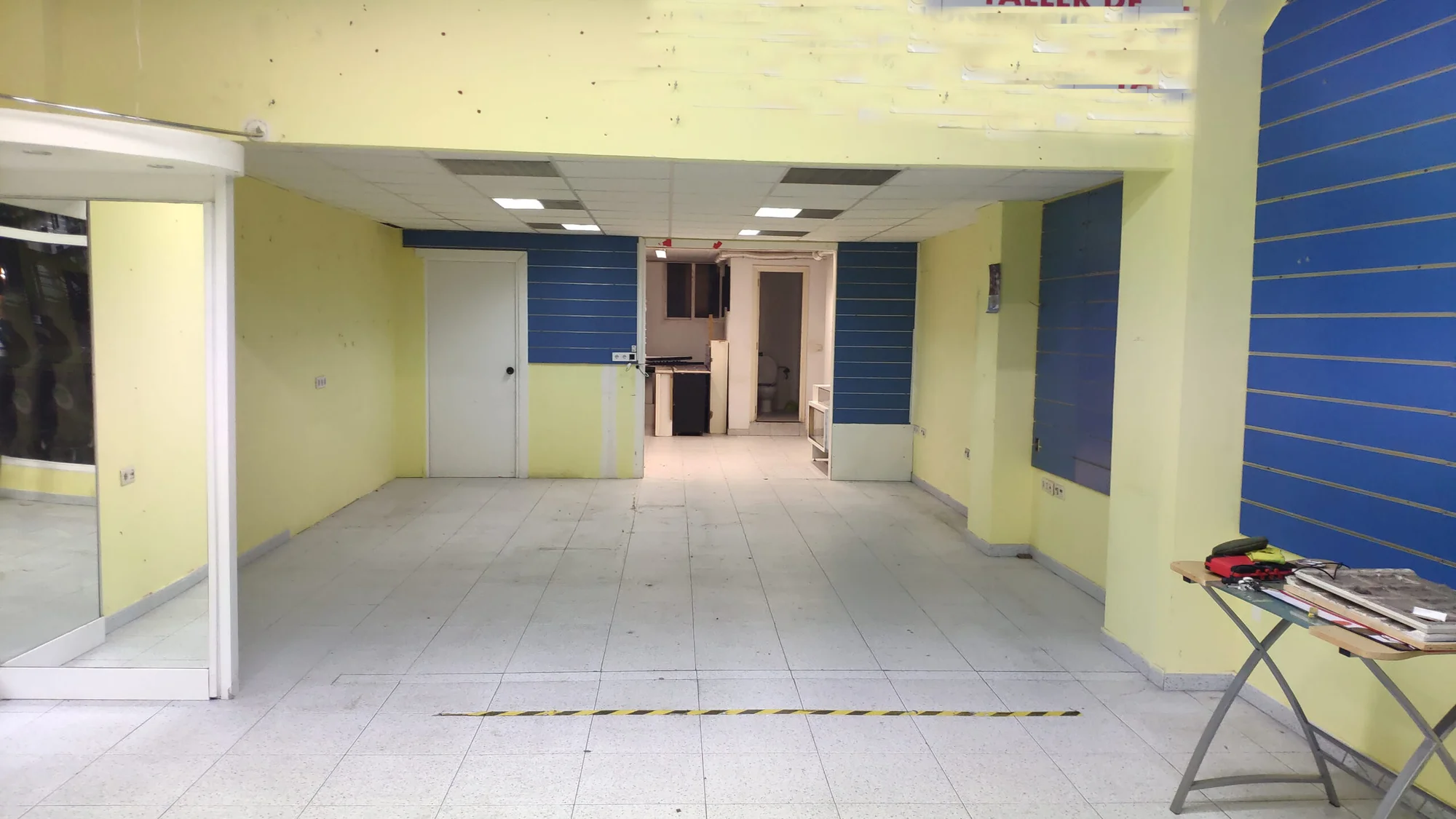 Local comercial con altillo de 80 m²