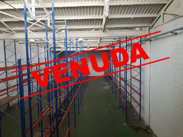 Industrial warehouse with 2,088 m²