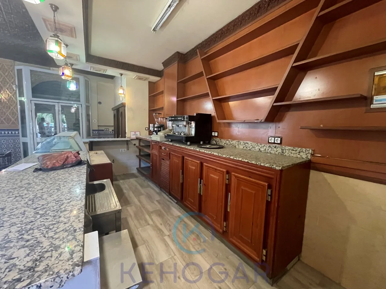 Local comercial en Montequinto, 80 m²