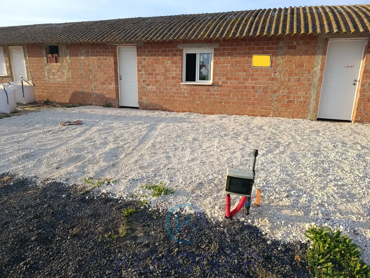 Parcela rústica con nave de 80 m²