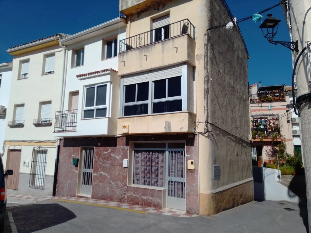 Propiedad comercial céntrica con terraza