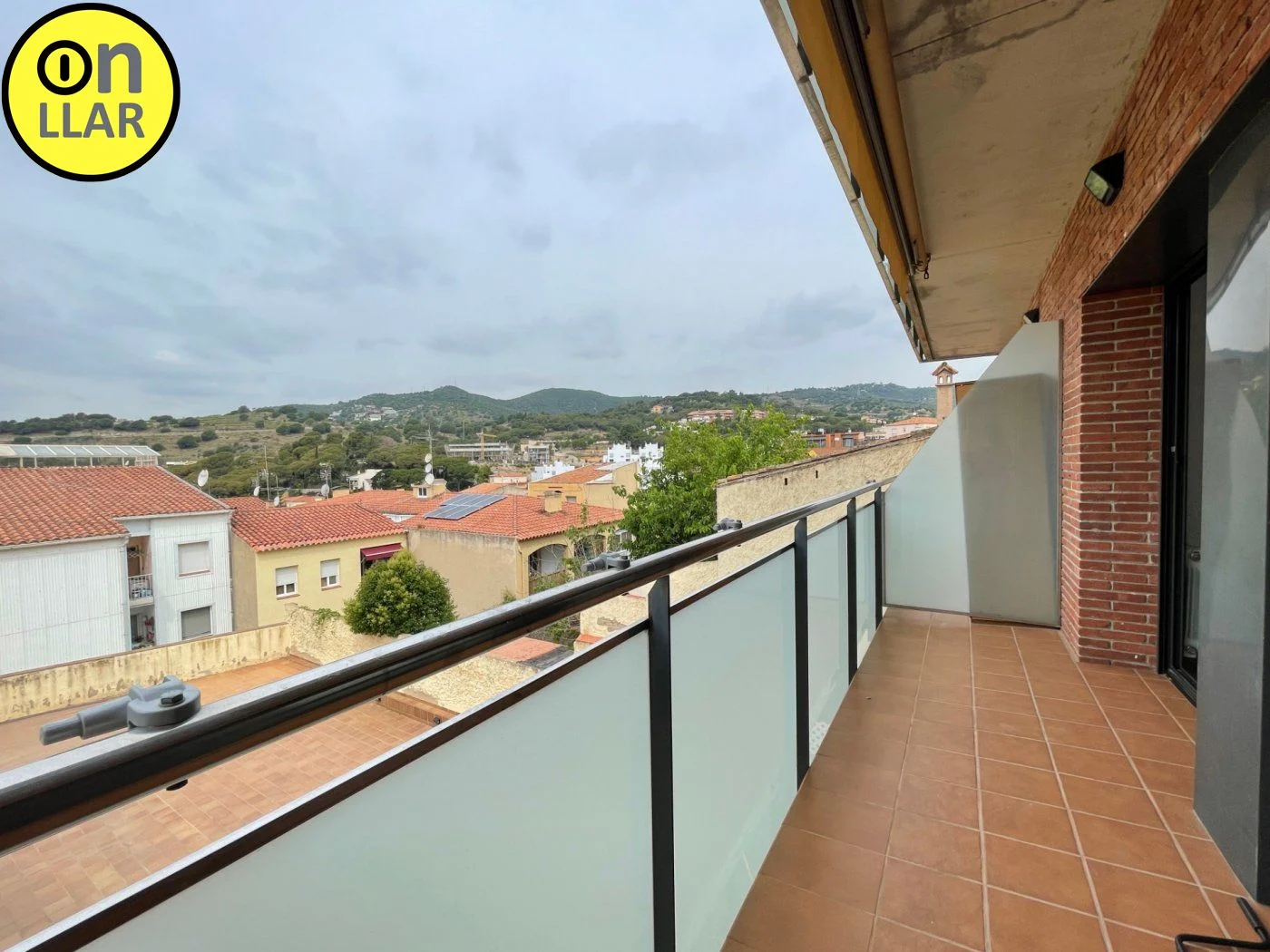 Tenanted central Tiana flat, 2 bedrooms
