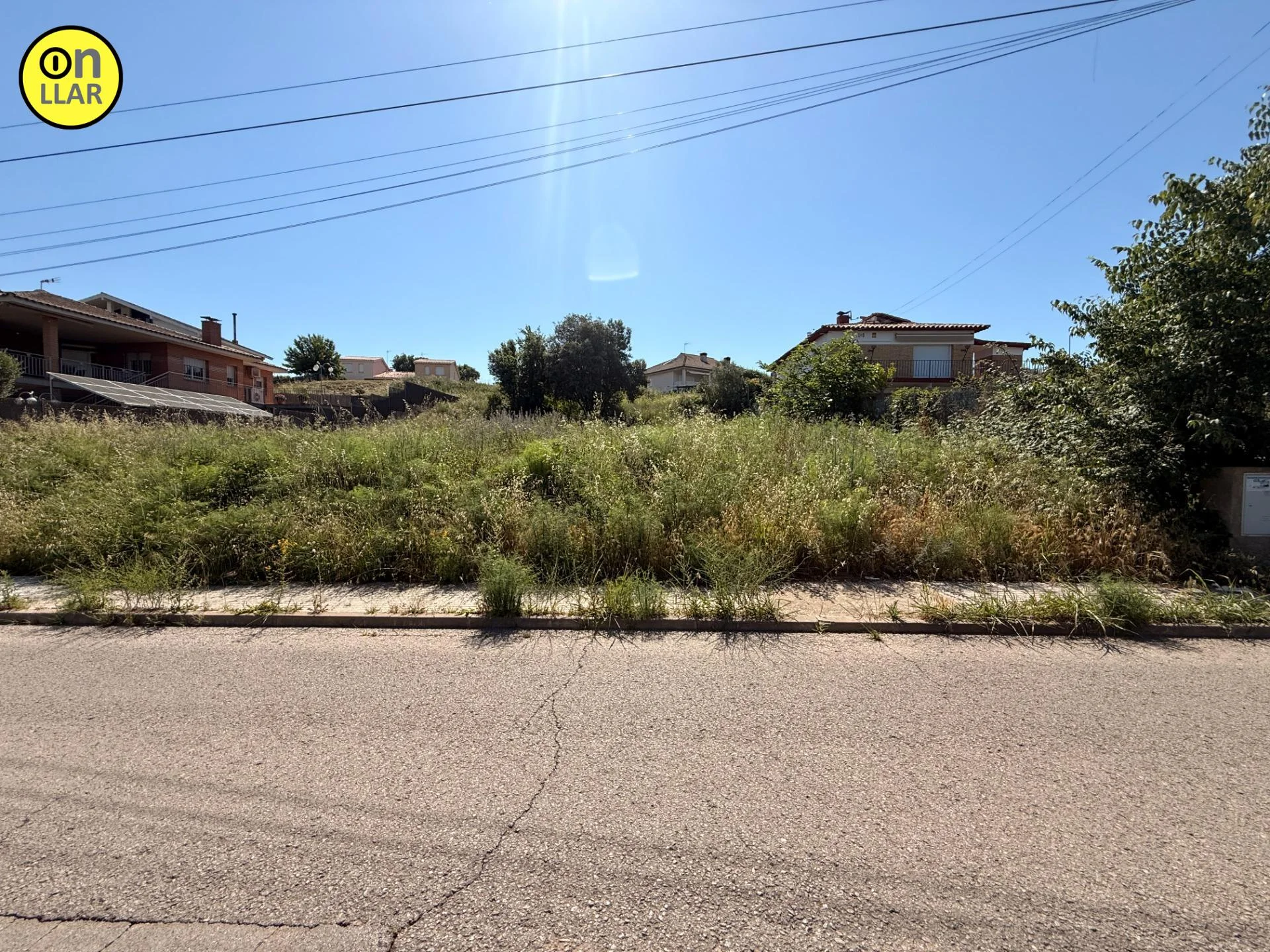 Solar en Can Reixac con proyecto de vivienda