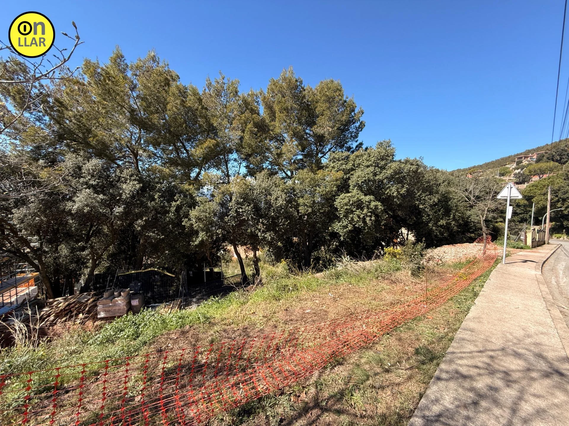 Parcela urbana cerca de Barcelona, 1.223 m²