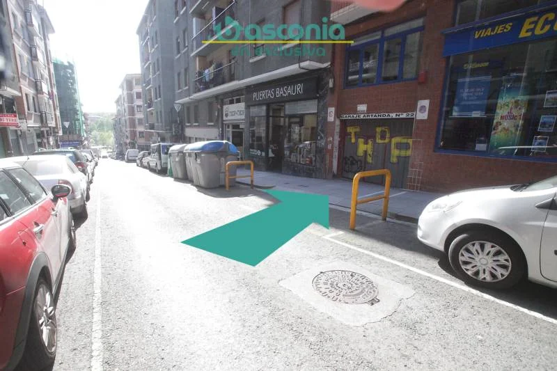 Garaje céntrico en Basauri para coche mediano