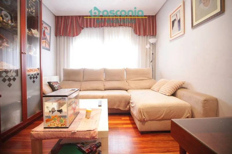 Four-bedroom flat near Basauri town hall