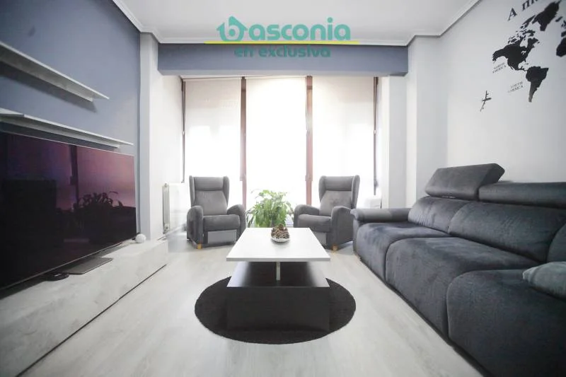 Piso céntrico en Basauri, tres dormitorios