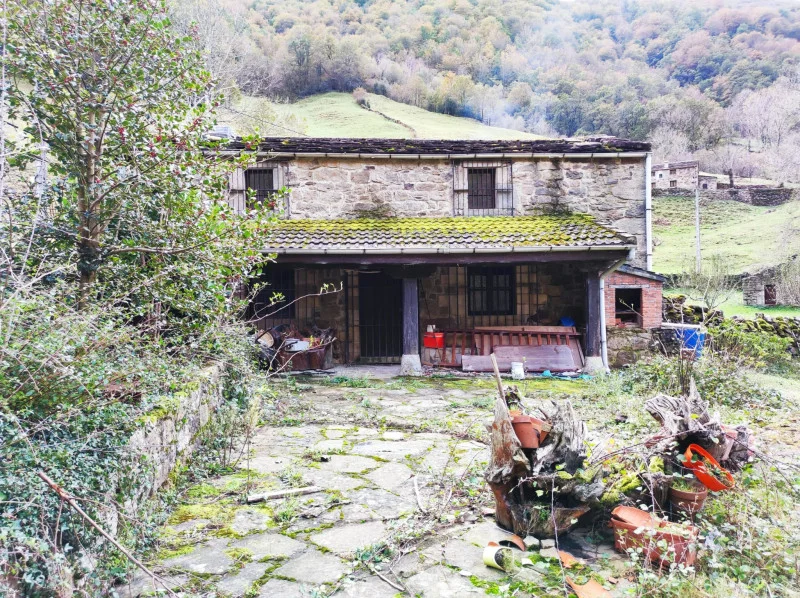 Chalet en reforma en Vega de Pas