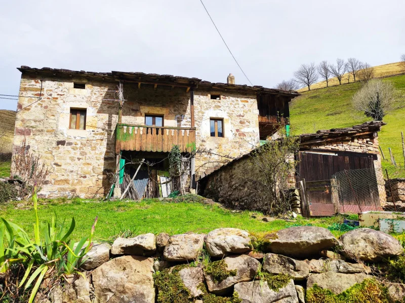 Casa rural con potencial de reforma
