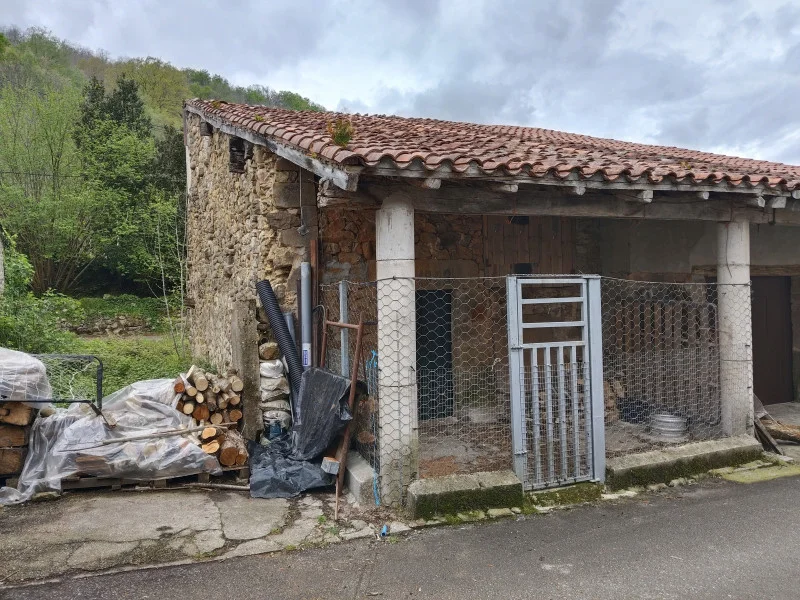 Cuadra de piedra en Valle del Nansa
